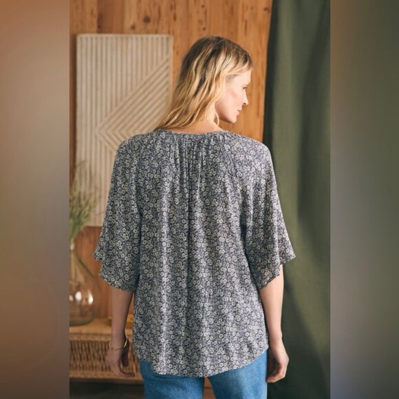 FAHERTY Amira Top In Navy Ditsy Floral Women's Size L Pullover Flutter Sleeve - Picture 8 of 9